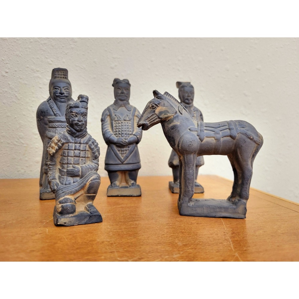 Vintage Signed Terracotta Soldiers Warriors Horse Statues Figures Chess Pieces ?